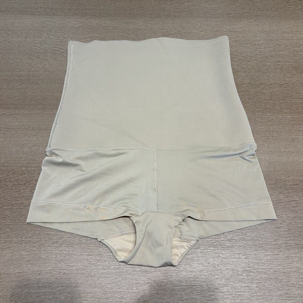 Maidenform High-Waisted Firm Control Shapewear Brief Beige M/M Solid